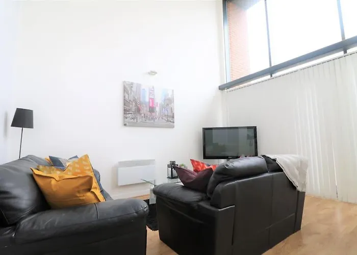 Lovely Modern Central & Spacious