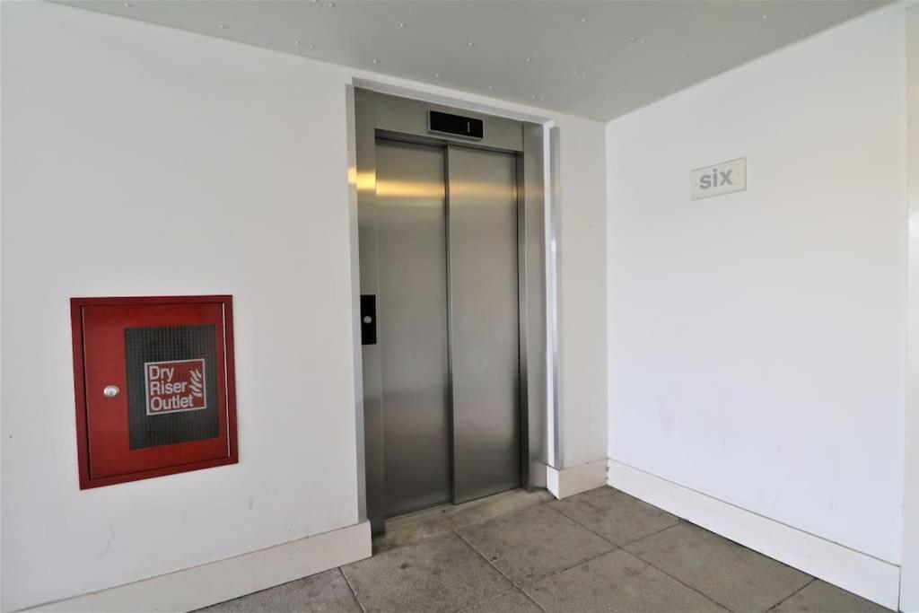 Lovely Modern & Spacious Apartment Liverpool